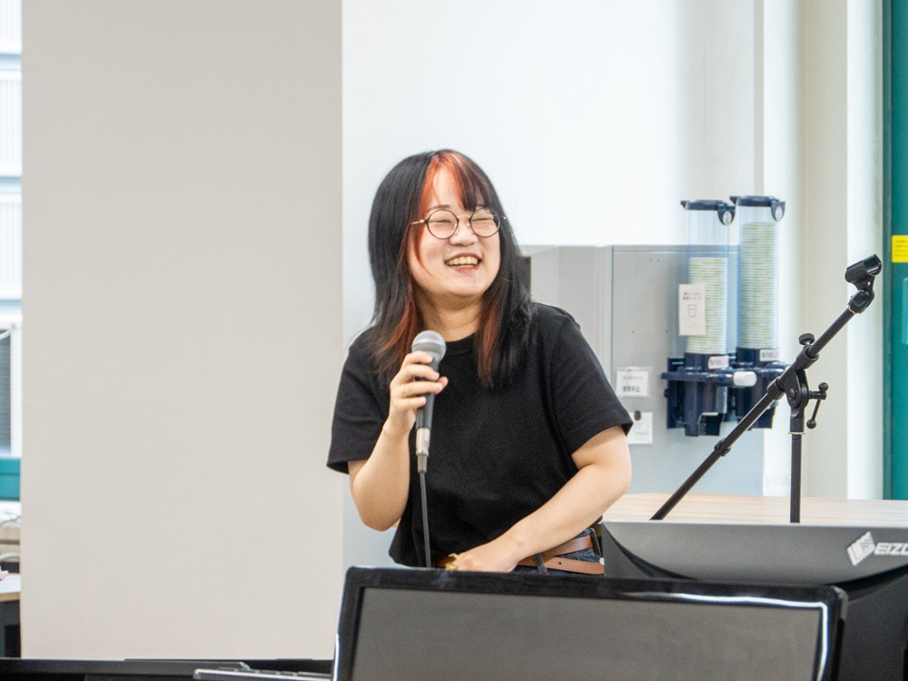 写真：受賞者挨拶の様子